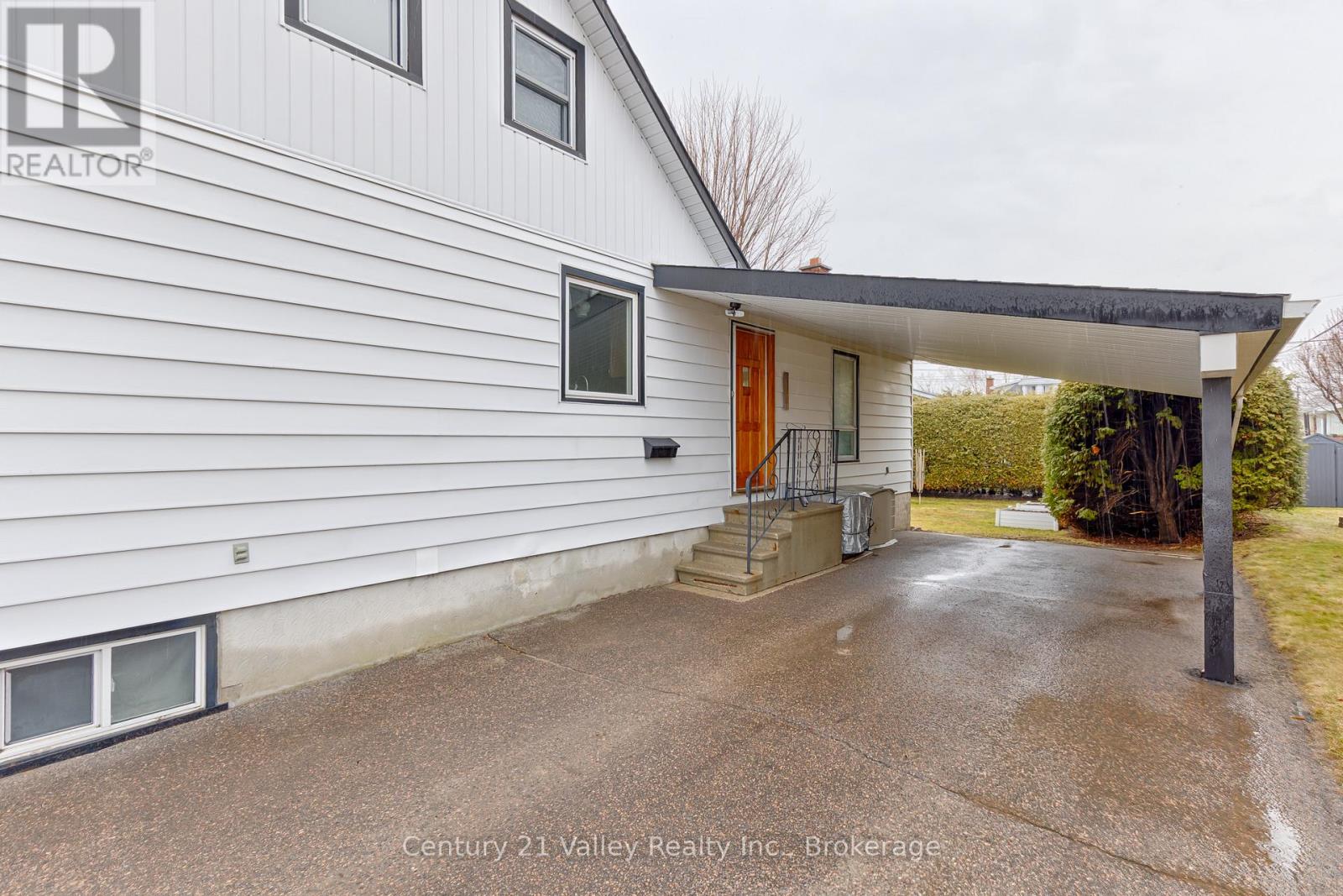 78 Graham Avenue, Renfrew, Ontario  K7V 2L9 - Photo 3 - X13010774