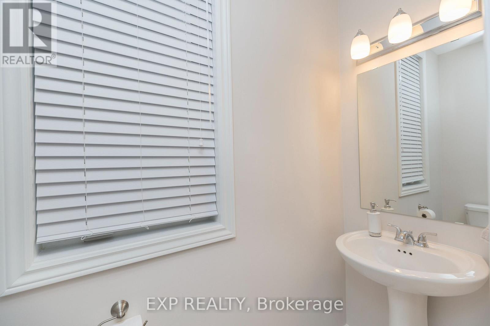 516 Loury Row, Ottawa, Ontario  K1W 0M7 - Photo 5 - X13010766