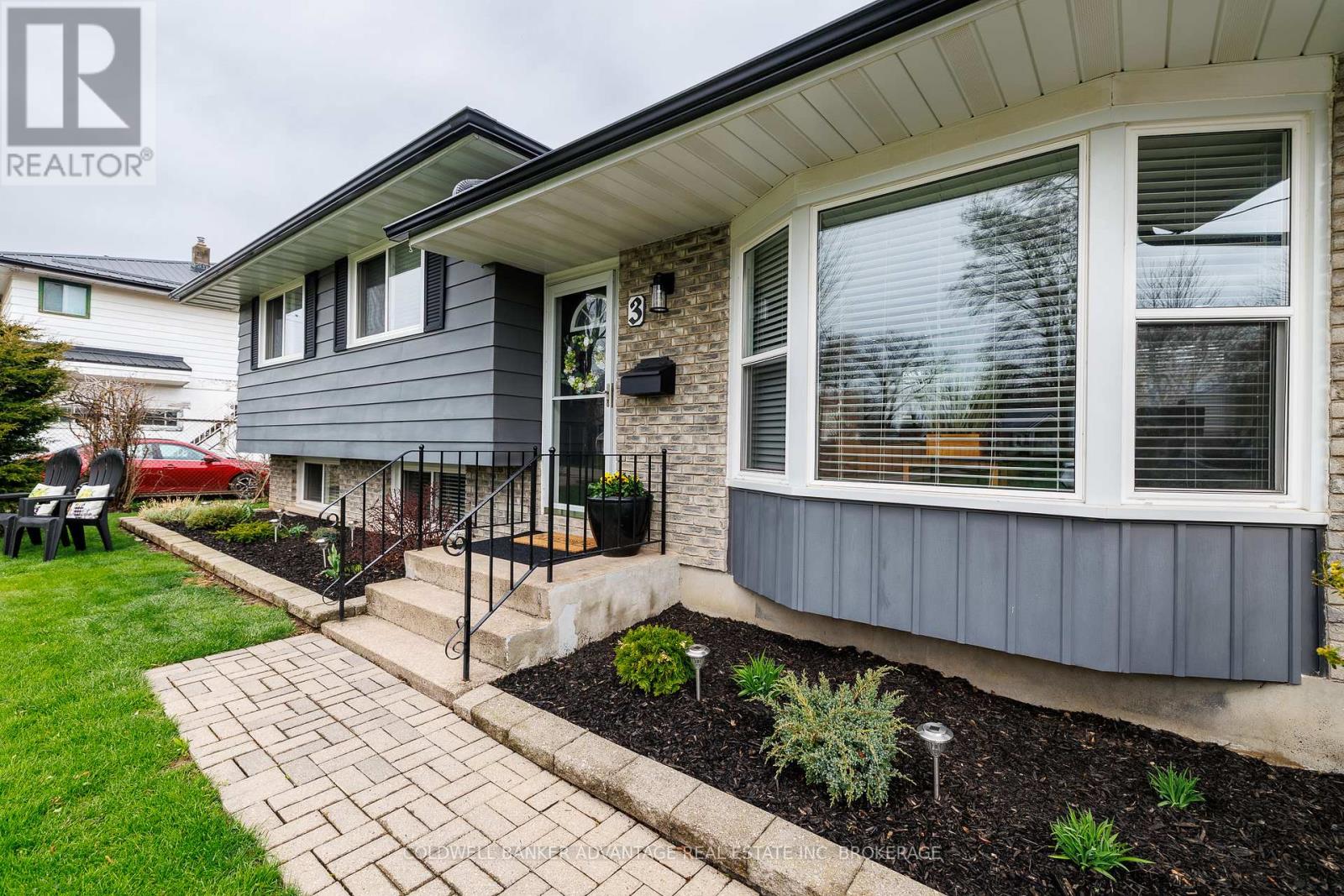 3 Northglen Avenue E, St. Catharines, Ontario  L2M 1B3 - Photo 3 - X13010768