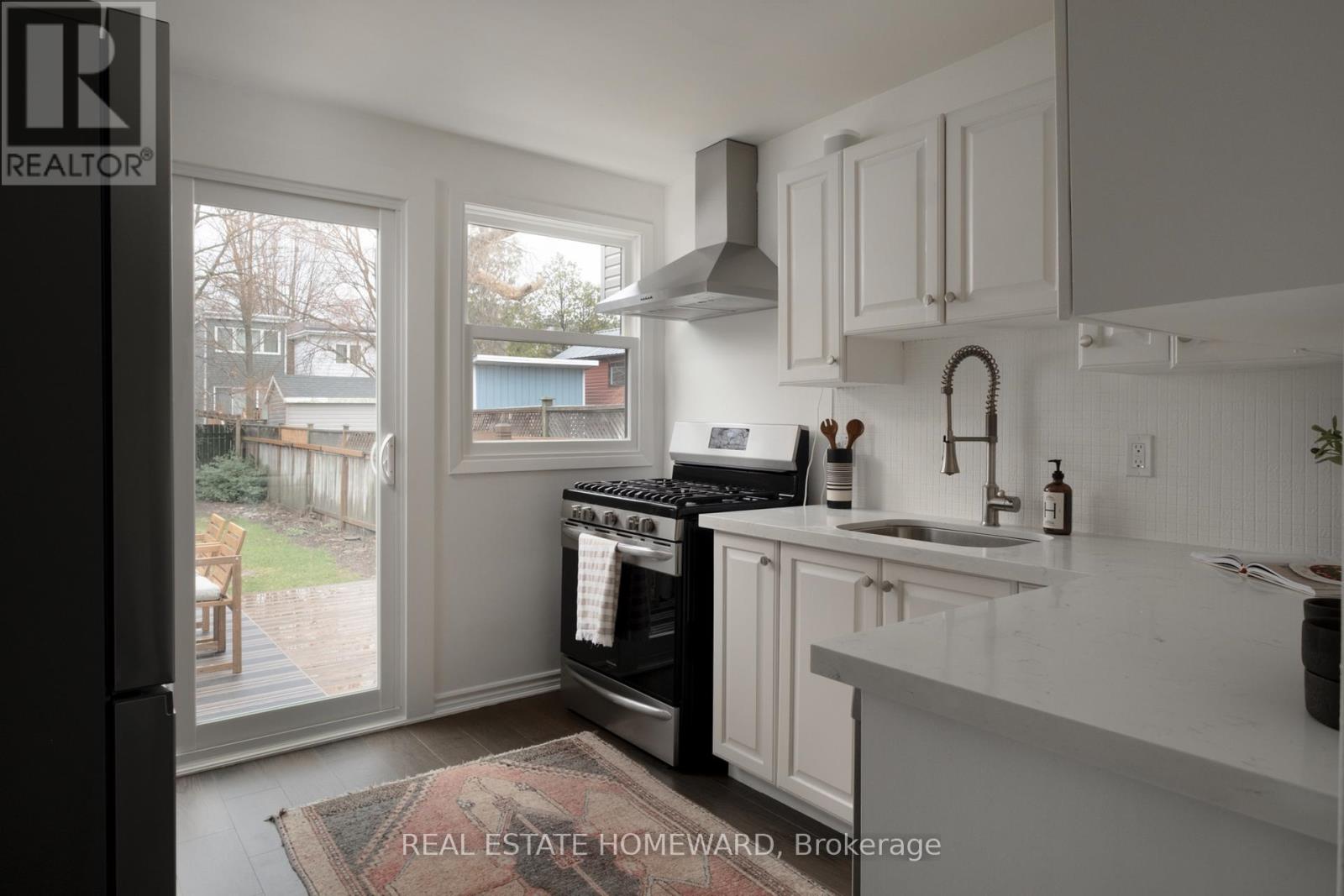 146 Gledhill Avenue, Toronto, Ontario  M4C 5L1 - Photo 14 - E12999736