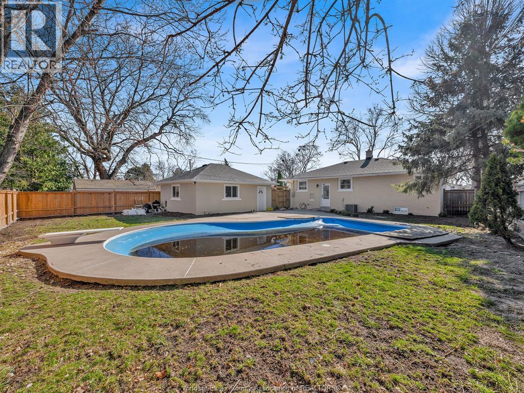 2692 Everts, Windsor, Ontario  N9E 2V1 - Photo 49 - 26006586