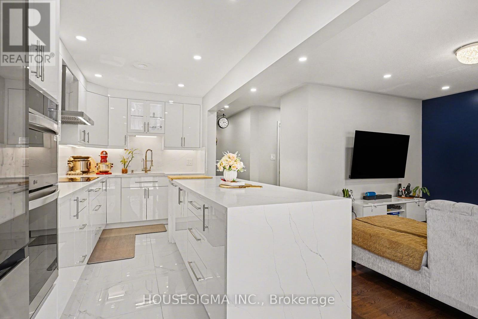 65 Bleasdale Avenue, Brampton, Ontario  L7A 0P3 - Photo 6 - W13010784