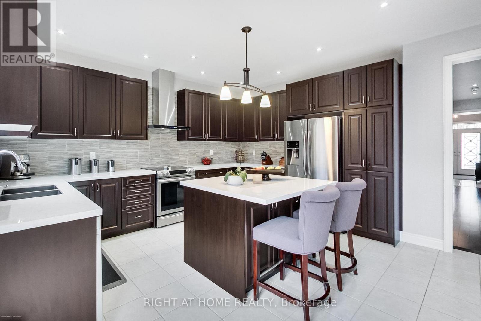 571 Dougall Avenue, Caledon, Ontario  L7C 3Z4 - Photo 10 - W13010796