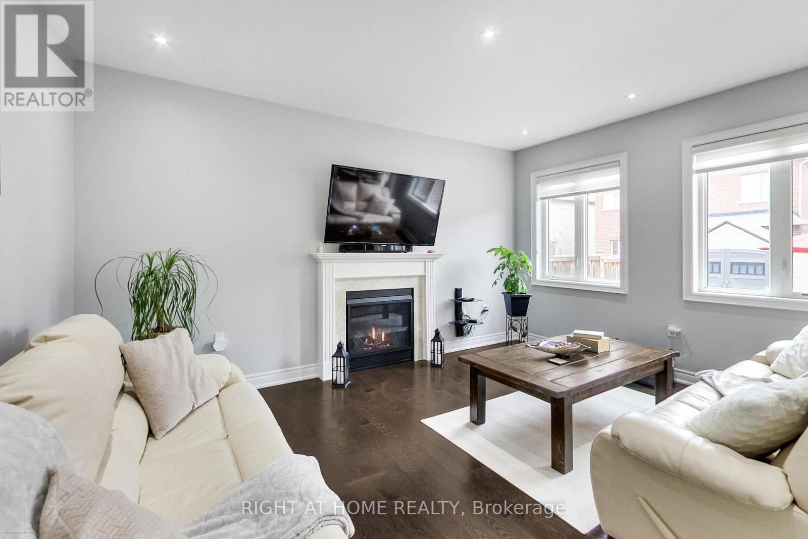 571 Dougall Avenue, Caledon, Ontario  L7C 3Z4 - Photo 12 - W13010796