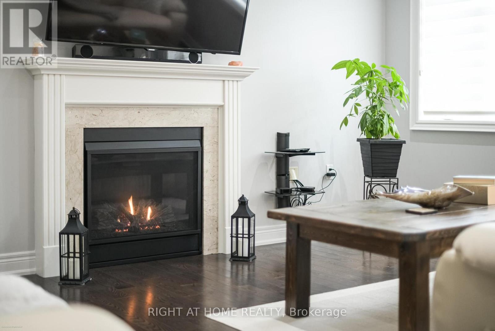 571 Dougall Avenue, Caledon, Ontario  L7C 3Z4 - Photo 13 - W13010796