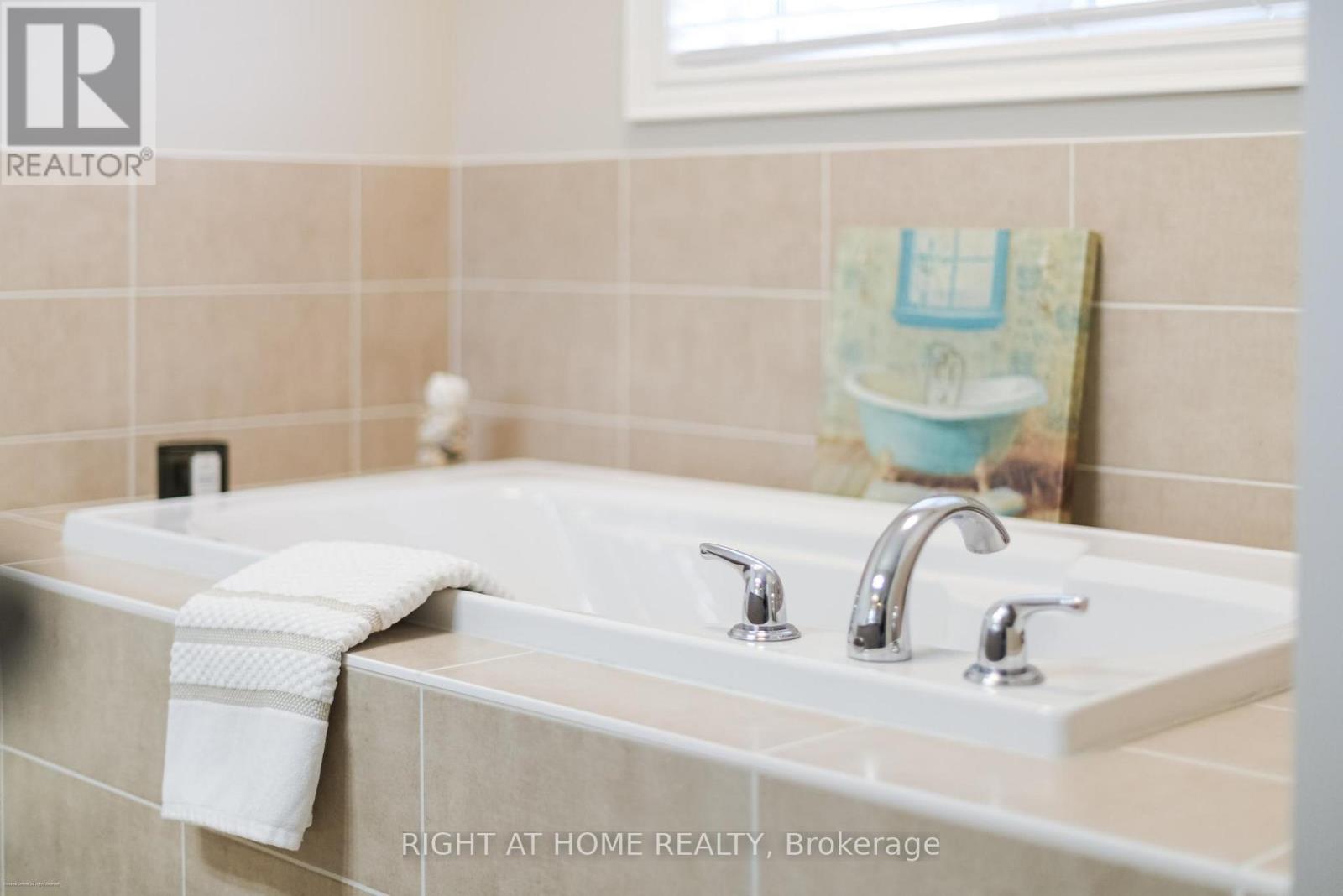 571 Dougall Avenue, Caledon, Ontario  L7C 3Z4 - Photo 20 - W13010796