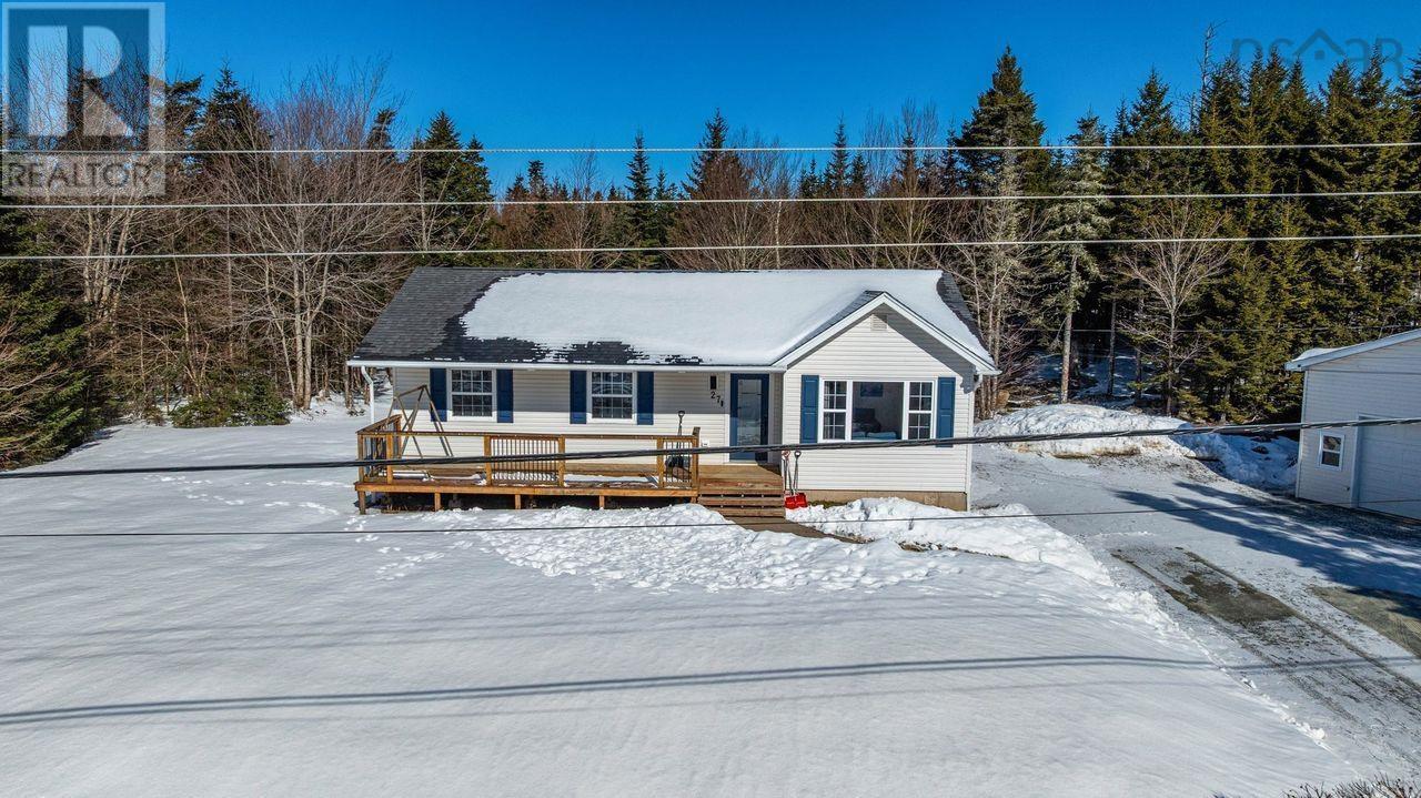 27 Earl Court, Porters Lake, Nova Scotia  B3E 1H8 - Photo 2 - 202603926