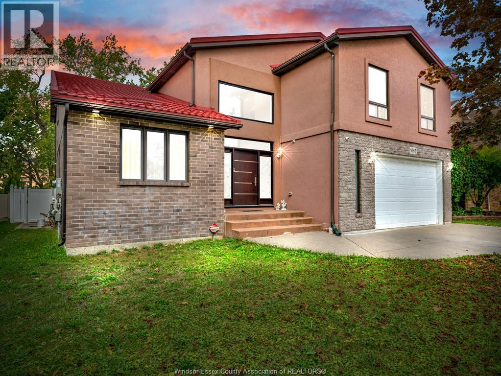 1098 STONEYBROOK CRESCENT, Windsor, Ontario