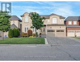 9 HEANEY COURT, Aurora, Ontario