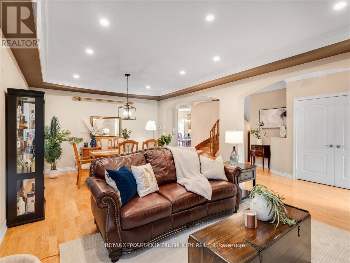 9 Heaney Court, Aurora, Ontario  L4G 0J7 - Photo 7 - N12708258