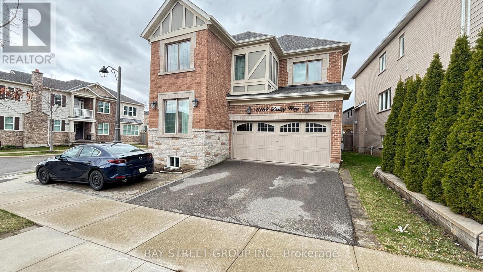 3169 Daisy Way, Oakville, Ontario  L6M 1L3 - Photo 12 - W12989102