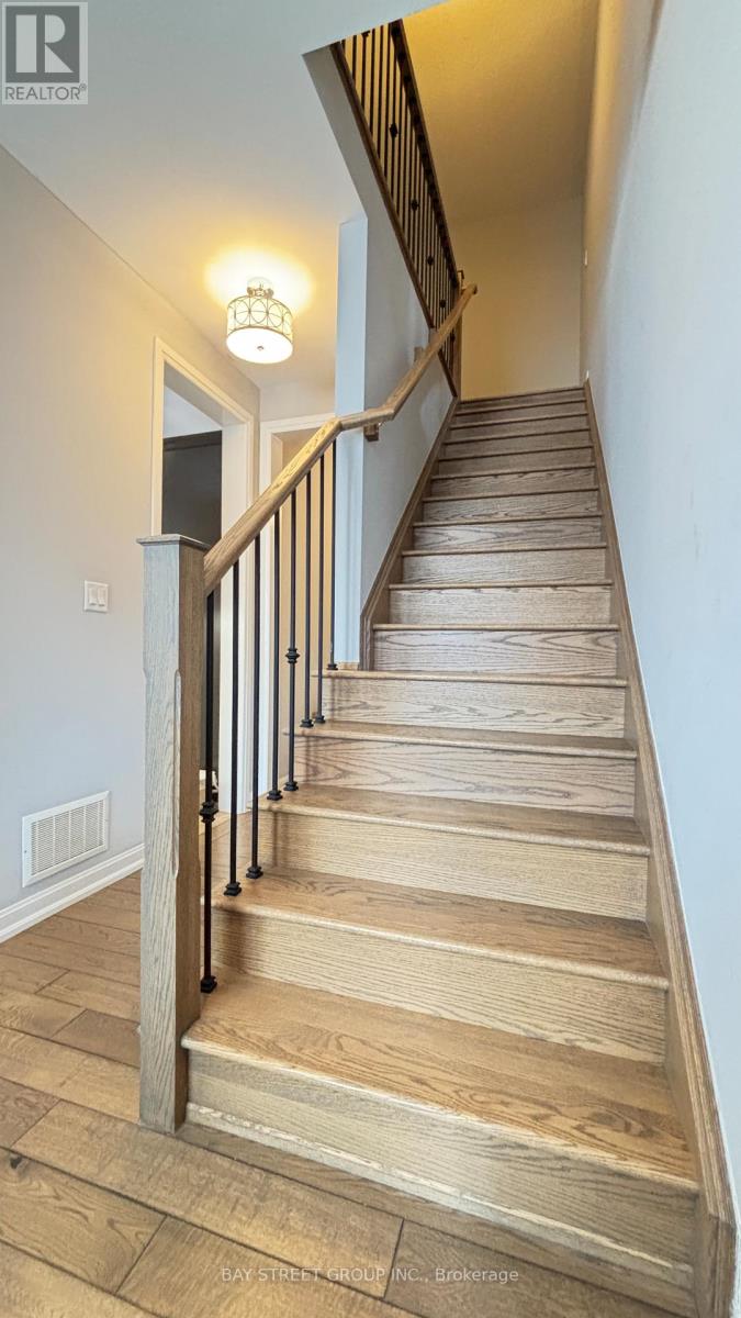 3169 Daisy Way, Oakville, Ontario  L6M 1L3 - Photo 20 - W12989102