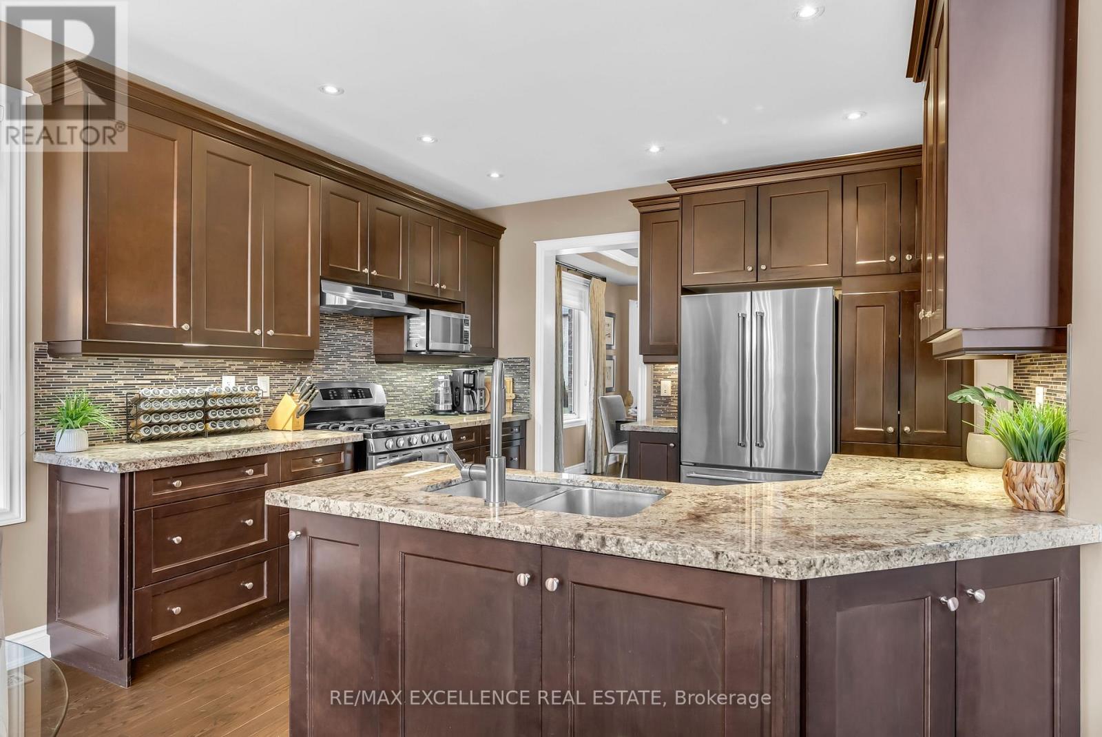 48 Riverglen Street, Brampton, Ontario  L6P 3C1 - Photo 12 - W13010688