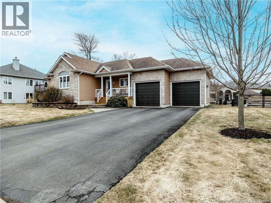 406 Belliveau, Dieppe, New Brunswick  E1A 6W6 - Photo 1 - NB137376