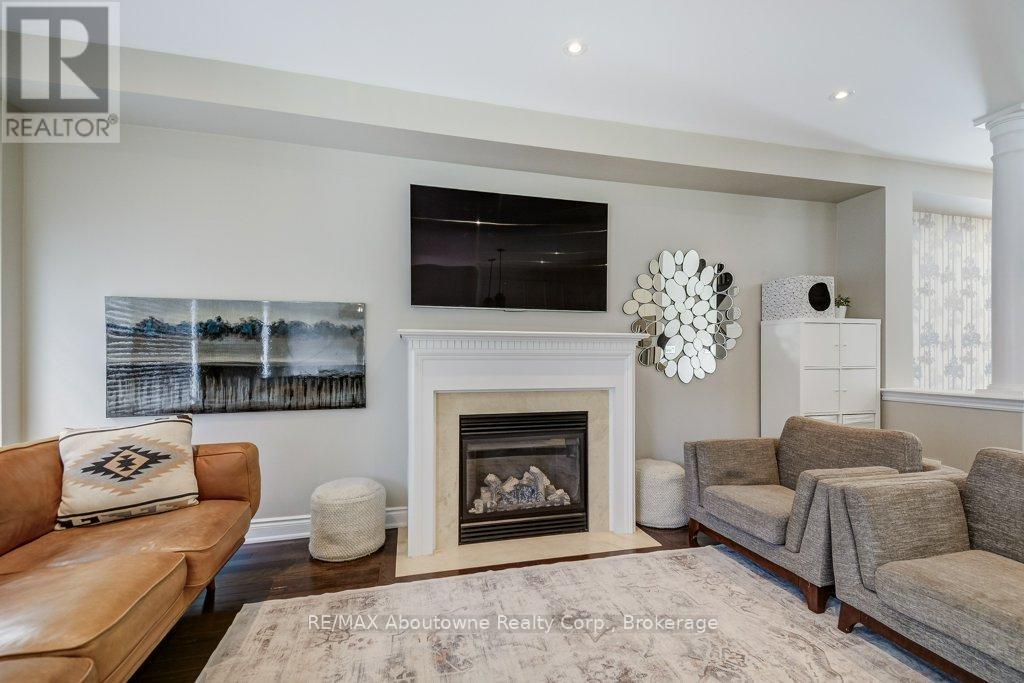 2454 Greenwich Drive, Oakville, Ontario  L6M 0R8 - Photo 12 - W13010896