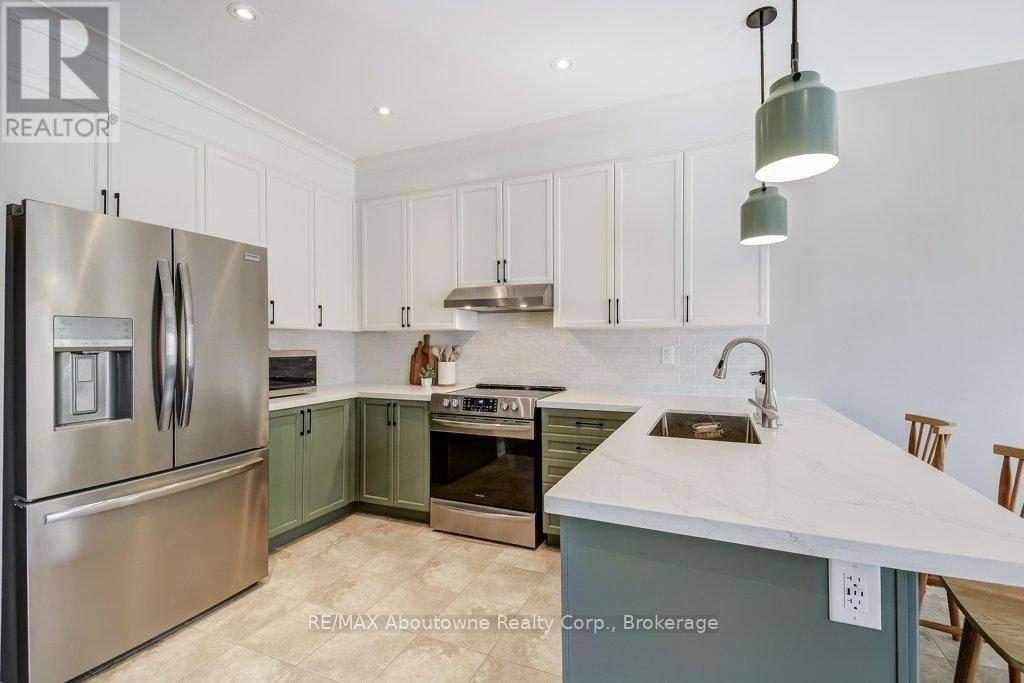 2454 Greenwich Drive, Oakville, Ontario  L6M 0R8 - Photo 16 - W13010896