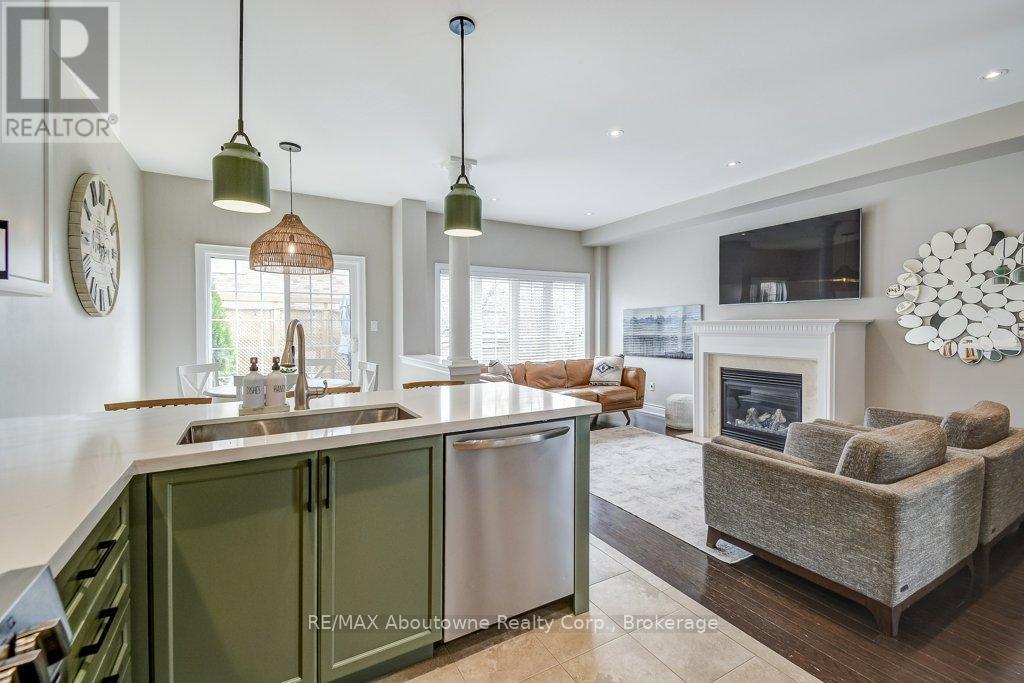 2454 Greenwich Drive, Oakville, Ontario  L6M 0R8 - Photo 17 - W13010896