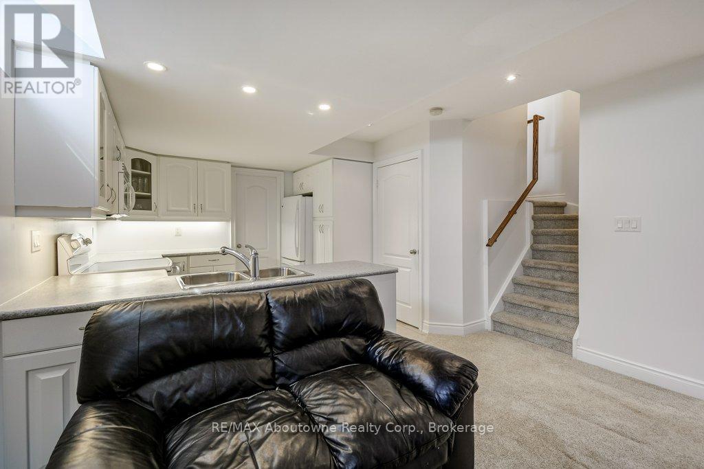 2454 Greenwich Drive, Oakville, Ontario  L6M 0R8 - Photo 24 - W13010896