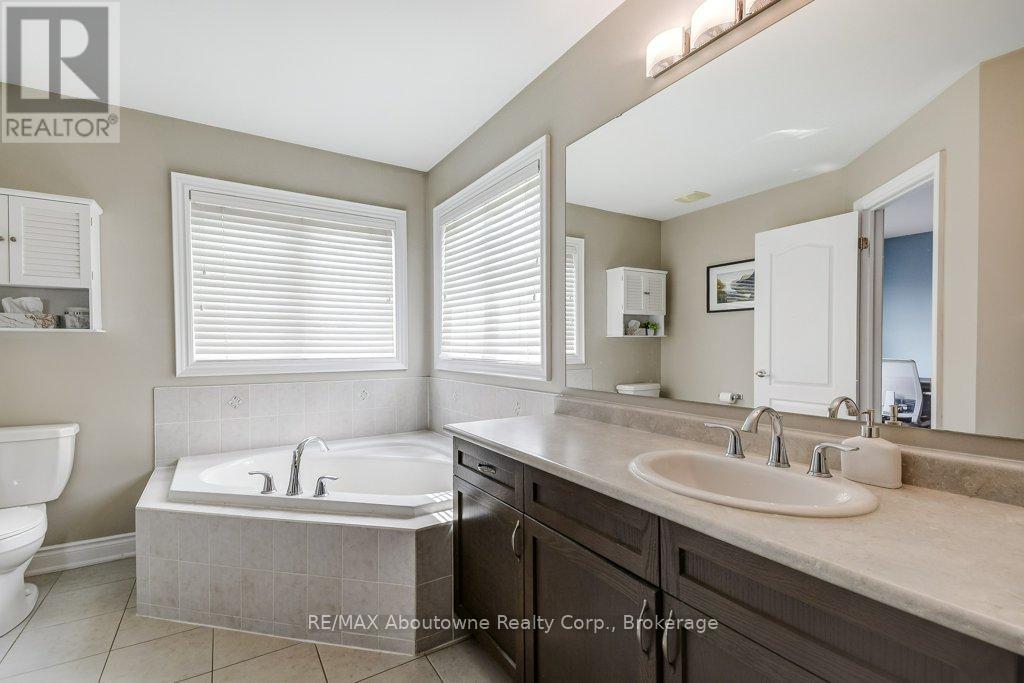 2454 Greenwich Drive, Oakville, Ontario  L6M 0R8 - Photo 27 - W13010896