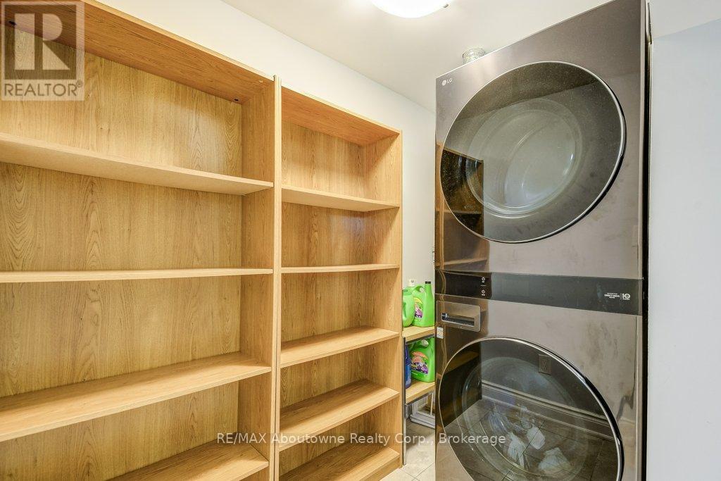 2454 Greenwich Drive, Oakville, Ontario  L6M 0R8 - Photo 36 - W13010896