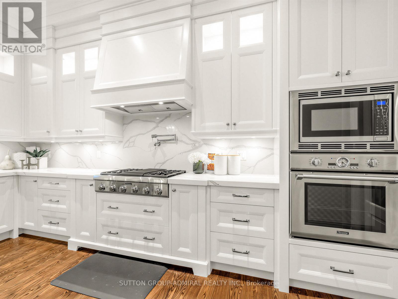 5 Lloydminster Crescent, Toronto, Ontario  M2M 2R9 - Photo 17 - C13009086