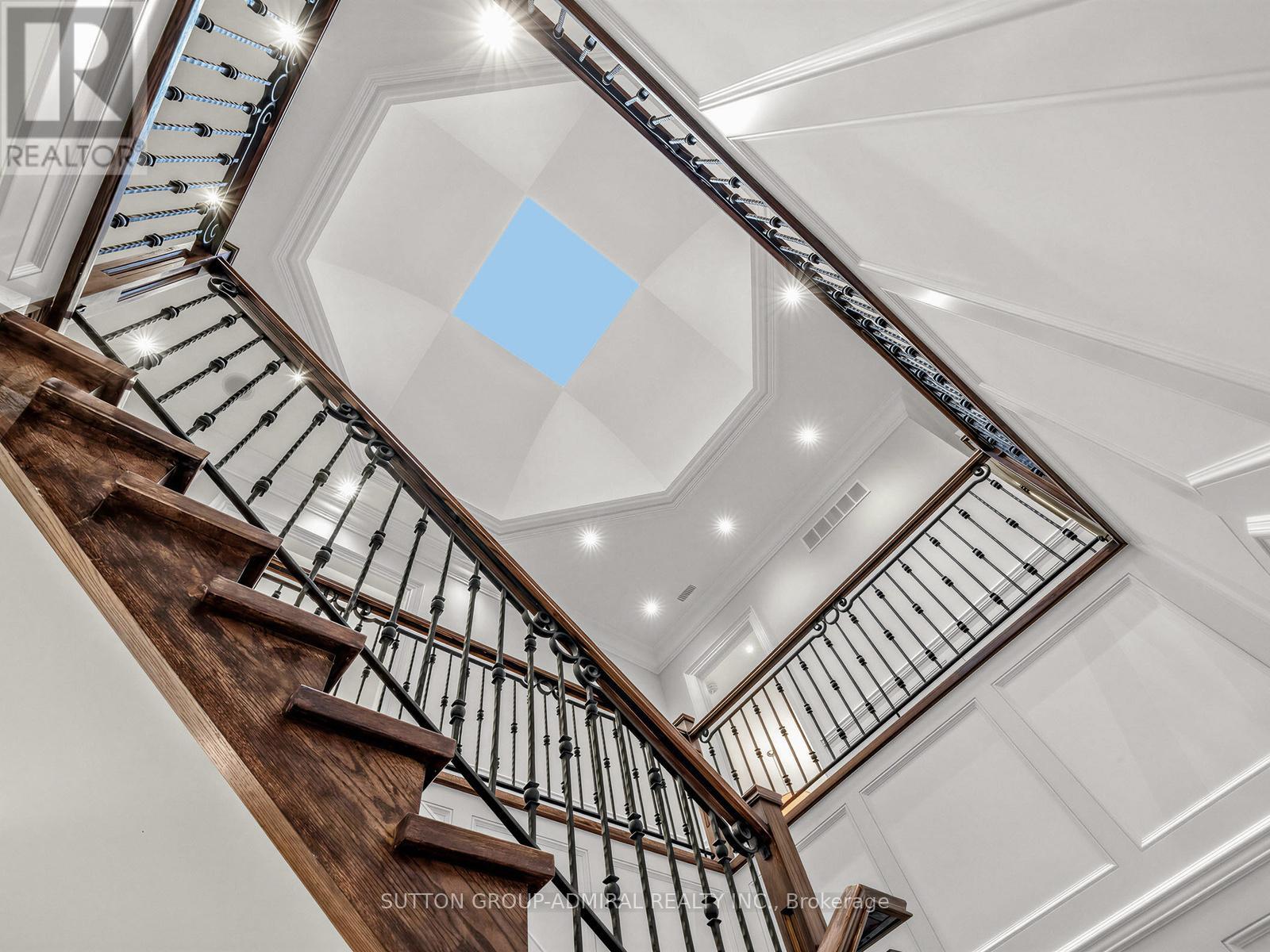 5 Lloydminster Crescent, Toronto, Ontario  M2M 2R9 - Photo 6 - C13009086