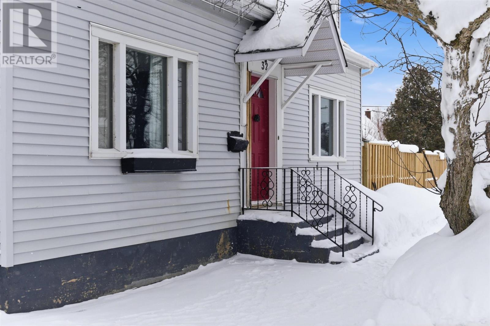 32 Salisbury Ave, Sault Ste. Marie, Ontario  P6B 1L7 - Photo 3 - SM260489