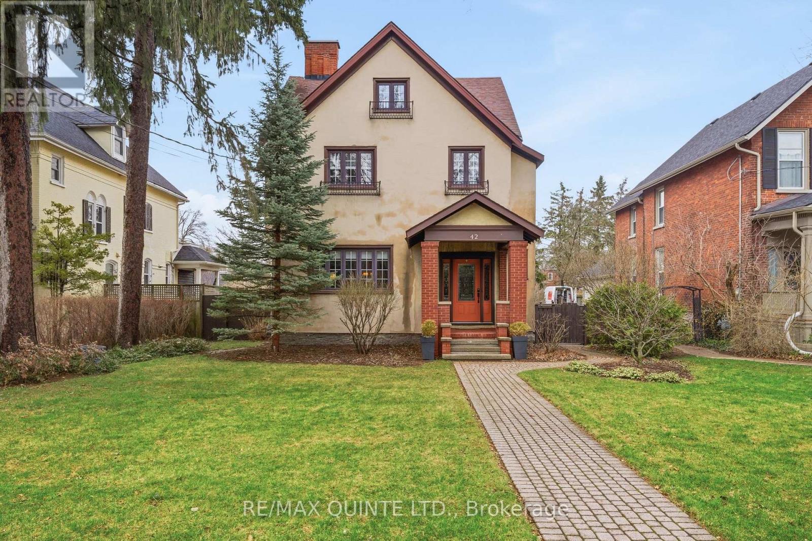 42 QUEEN STREET, Belleville, Ontario