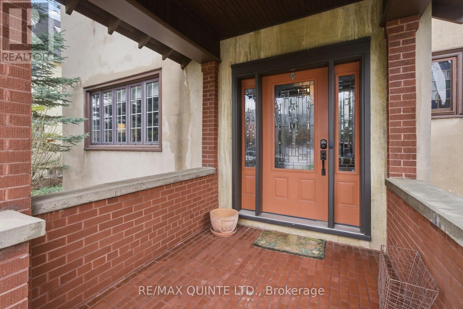 42 Queen Street, Belleville, Ontario  K8N 1T5 - Photo 2 - X13010880