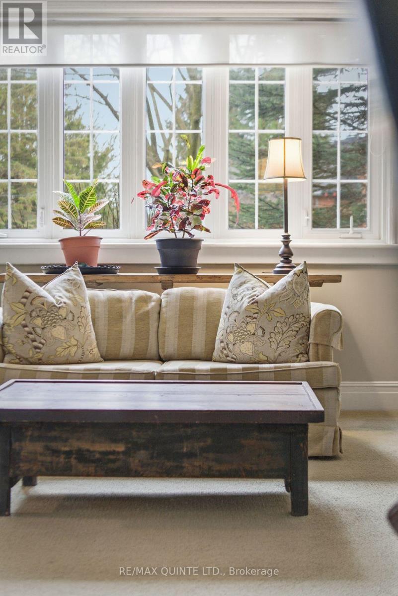 42 Queen Street, Belleville, Ontario  K8N 1T5 - Photo 7 - X13010880