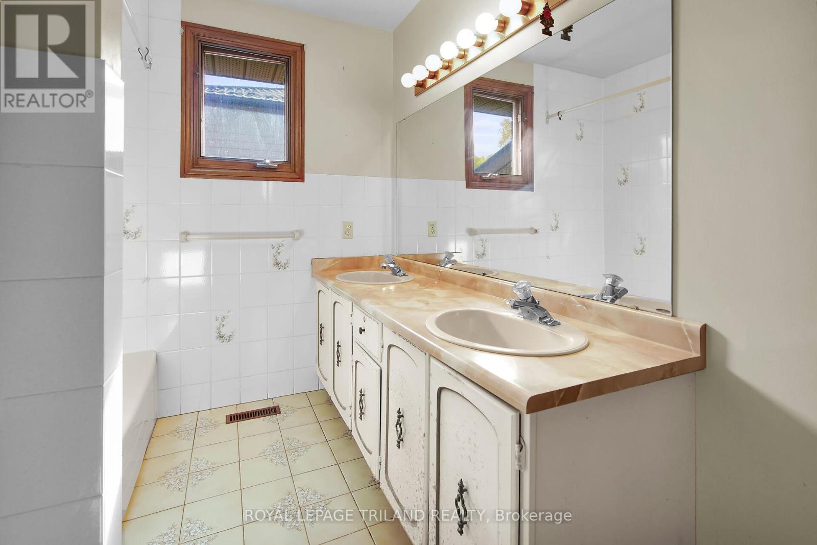 42 Applegreen Grove, London South, Ontario  N6J 4K4 - Photo 14 - X13010852