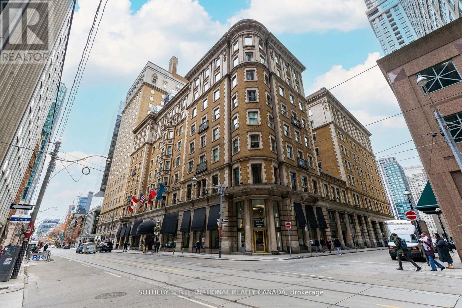 325 - 22 LEADER LANE, Toronto, Ontario