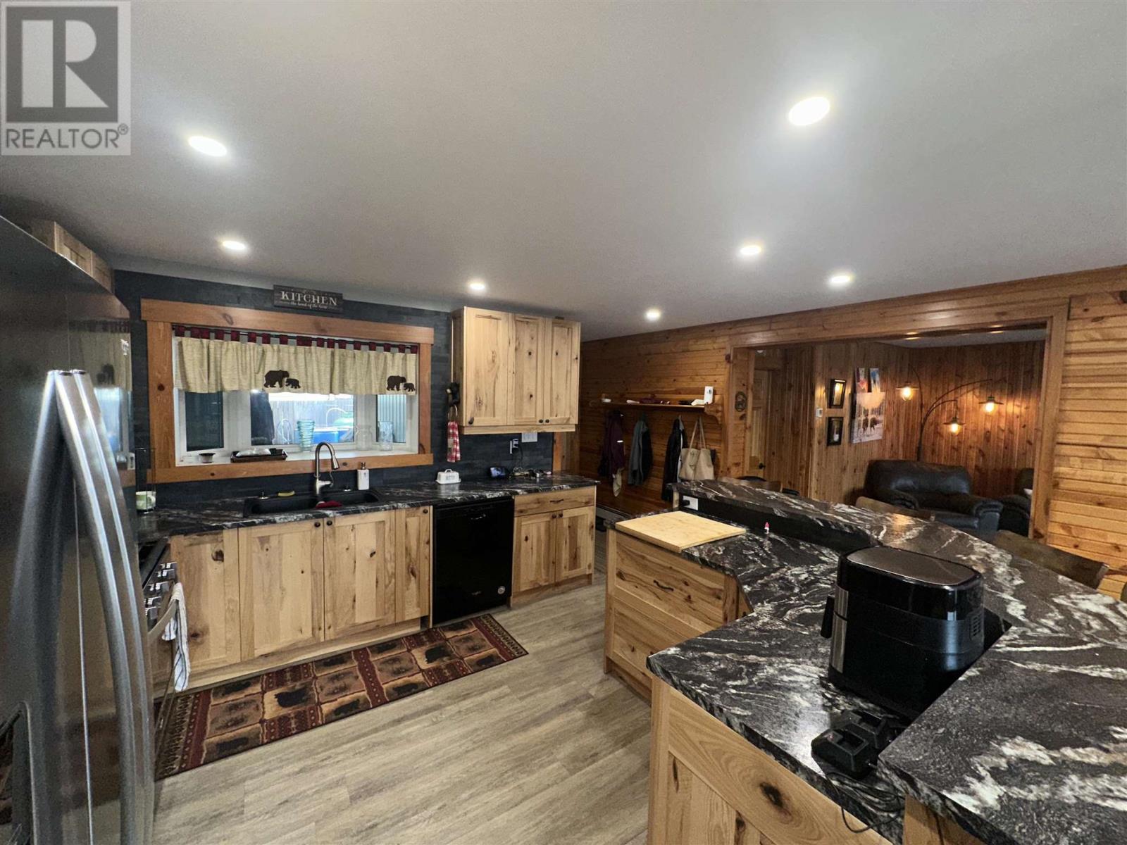 171 Mission Rd, Wawa, Ontario  P0S 1K0 - Photo 17 - SM260711