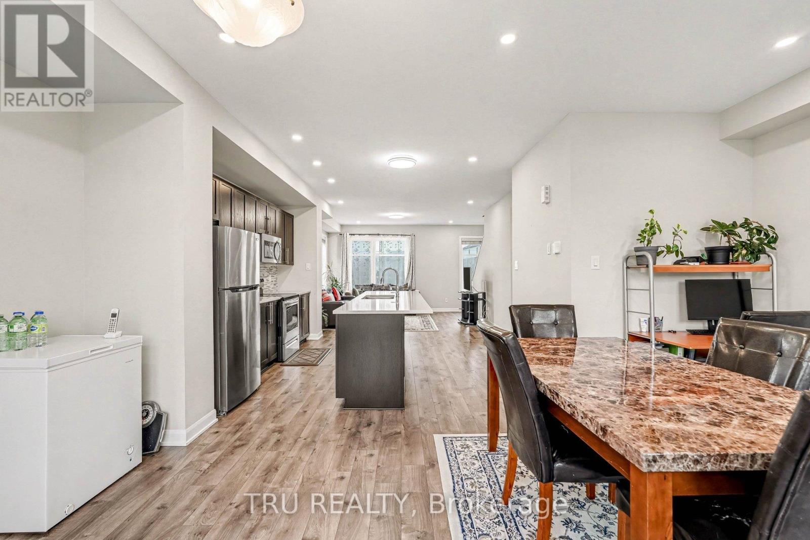 1119 Speedvale Court, Ottawa, Ontario  K2T 0P5 - Photo 11 - X13010846