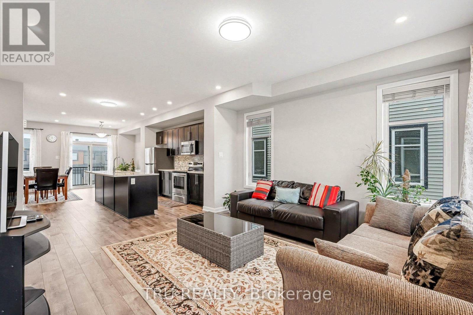 1119 Speedvale Court, Ottawa, Ontario  K2T 0P5 - Photo 4 - X13010846