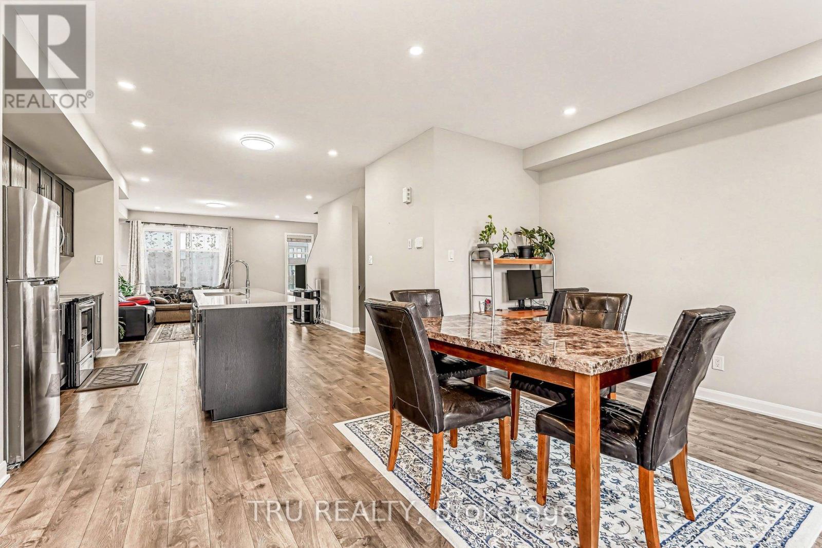 1119 Speedvale Court, Ottawa, Ontario  K2T 0P5 - Photo 8 - X13010846