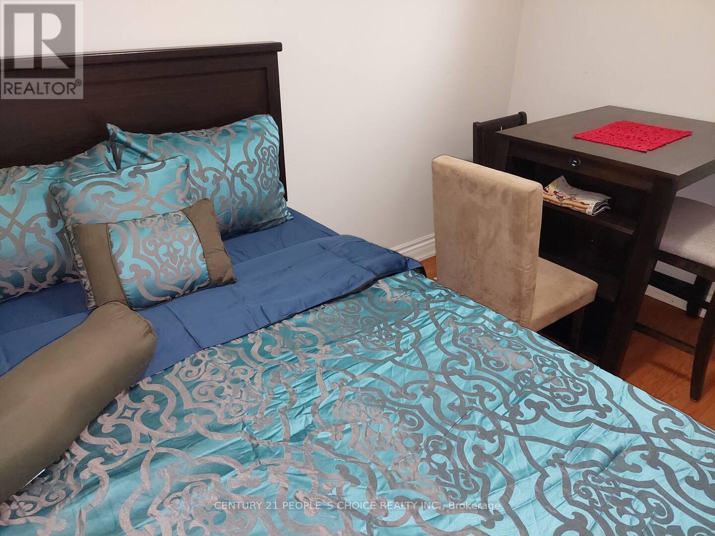 168 Painted Post Drive, Toronto, Ontario  M1H 1T7 - Photo 3 - E13010864