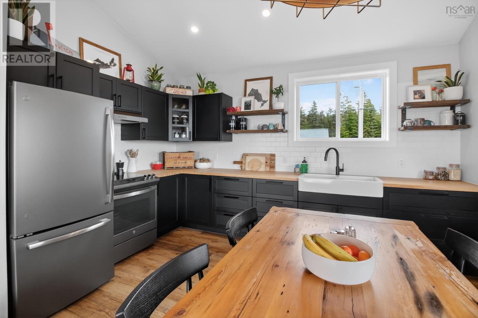 232 Leslie Road, East Lawrencetown, Nova Scotia  B2Z 1T4 - Photo 6 - 202607732