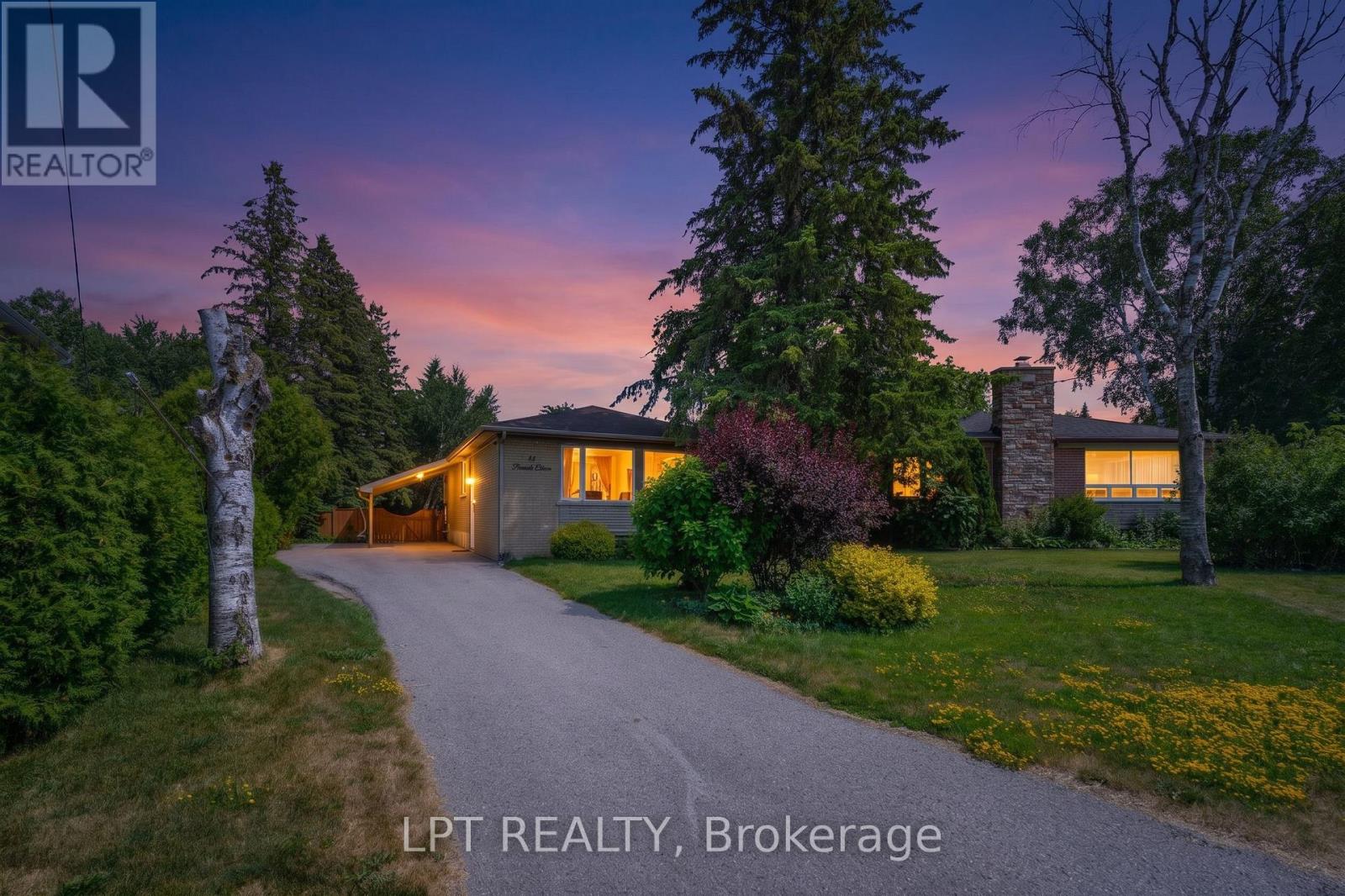 31 Patrick Drive, Aurora, Ontario  L4G 2A6 - Photo 2 - N13010834