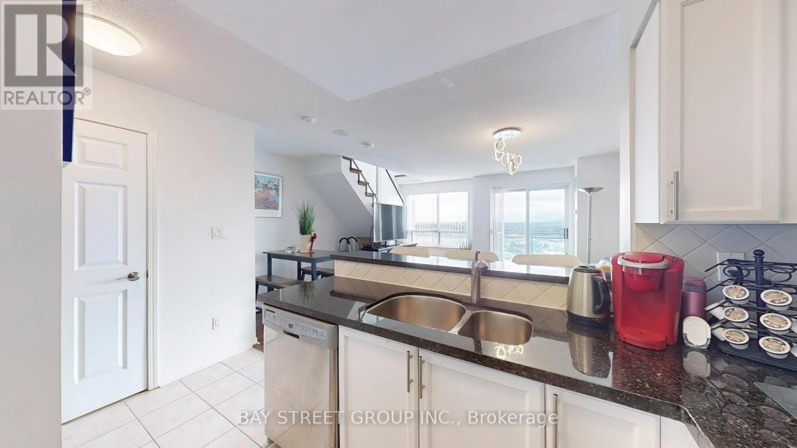 Lph19 - 39 Oneida Crescent, Richmond Hill, Ontario  L4B 4T9 - Photo 14 - N13010906