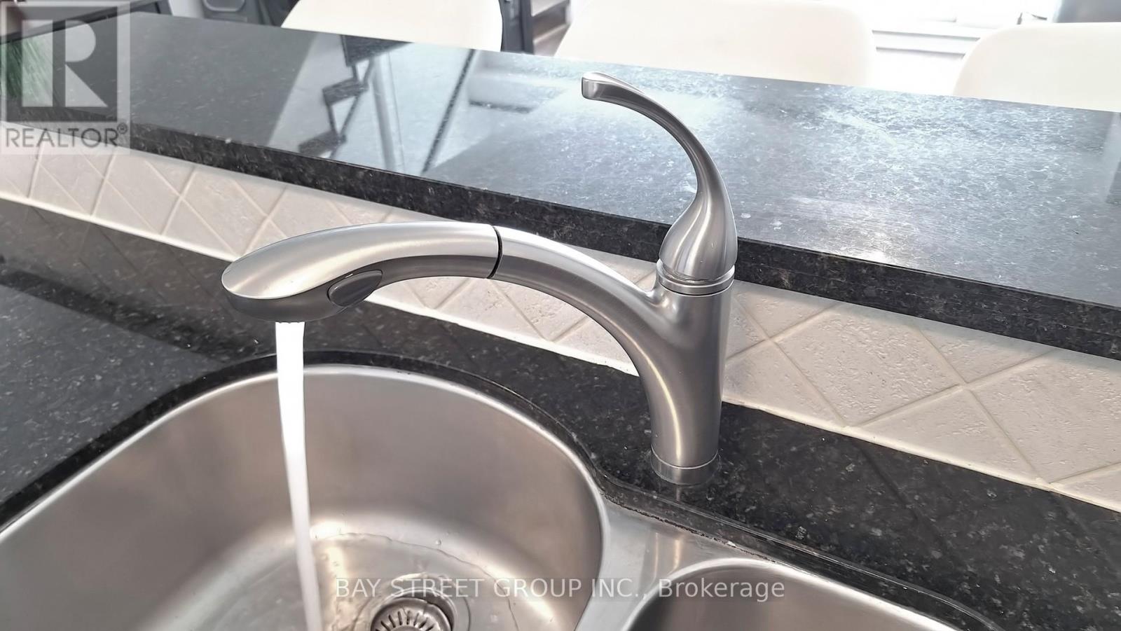 Lph19 - 39 Oneida Crescent, Richmond Hill, Ontario  L4B 4T9 - Photo 16 - N13010906