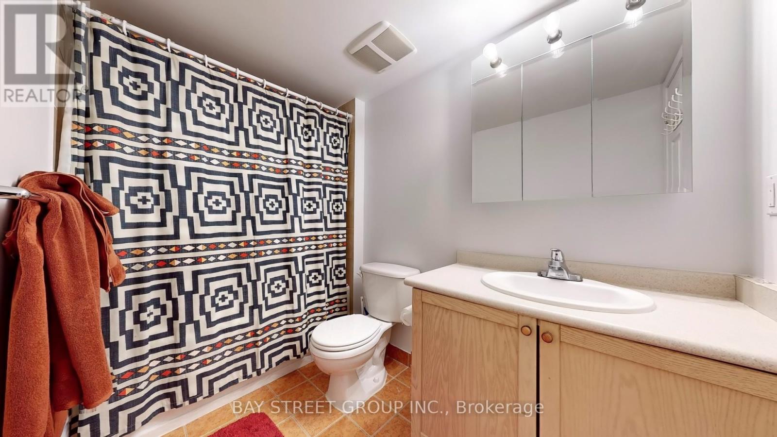 Lph19 - 39 Oneida Crescent, Richmond Hill, Ontario  L4B 4T9 - Photo 27 - N13010906