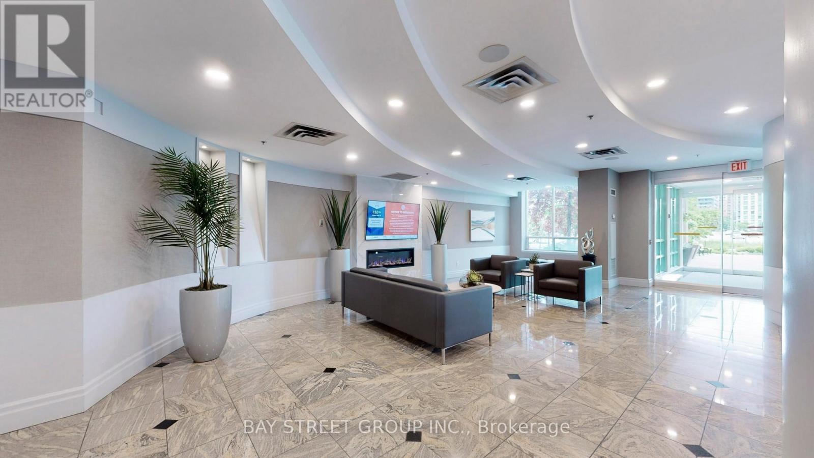 Lph19 - 39 Oneida Crescent, Richmond Hill, Ontario  L4B 4T9 - Photo 4 - N13010906