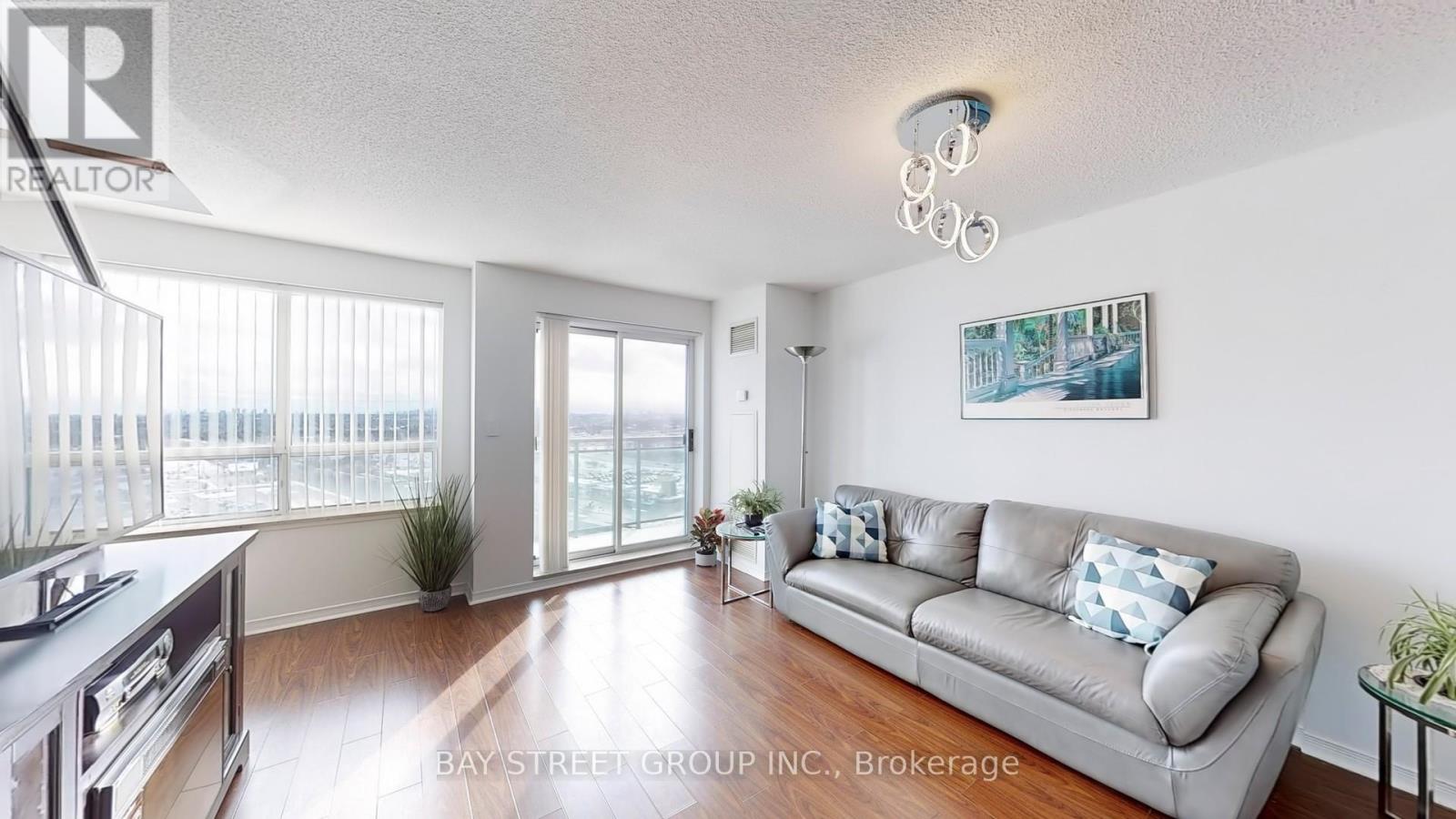 Lph19 - 39 Oneida Crescent, Richmond Hill, Ontario  L4B 4T9 - Photo 5 - N13010906