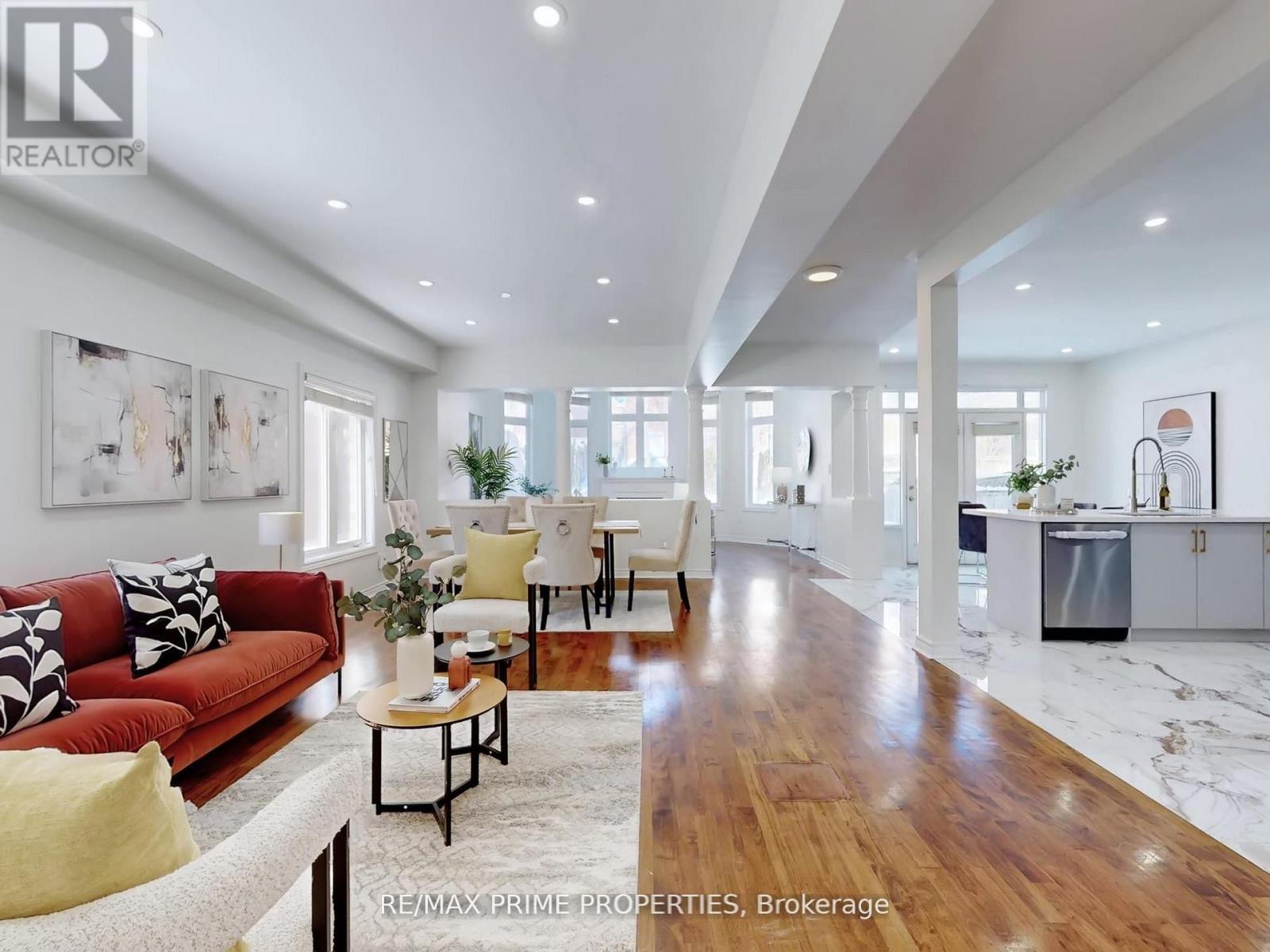 22 Waymount Avenue, Richmond Hill, Ontario  L4S 2G5 - Photo 2 - N13010926