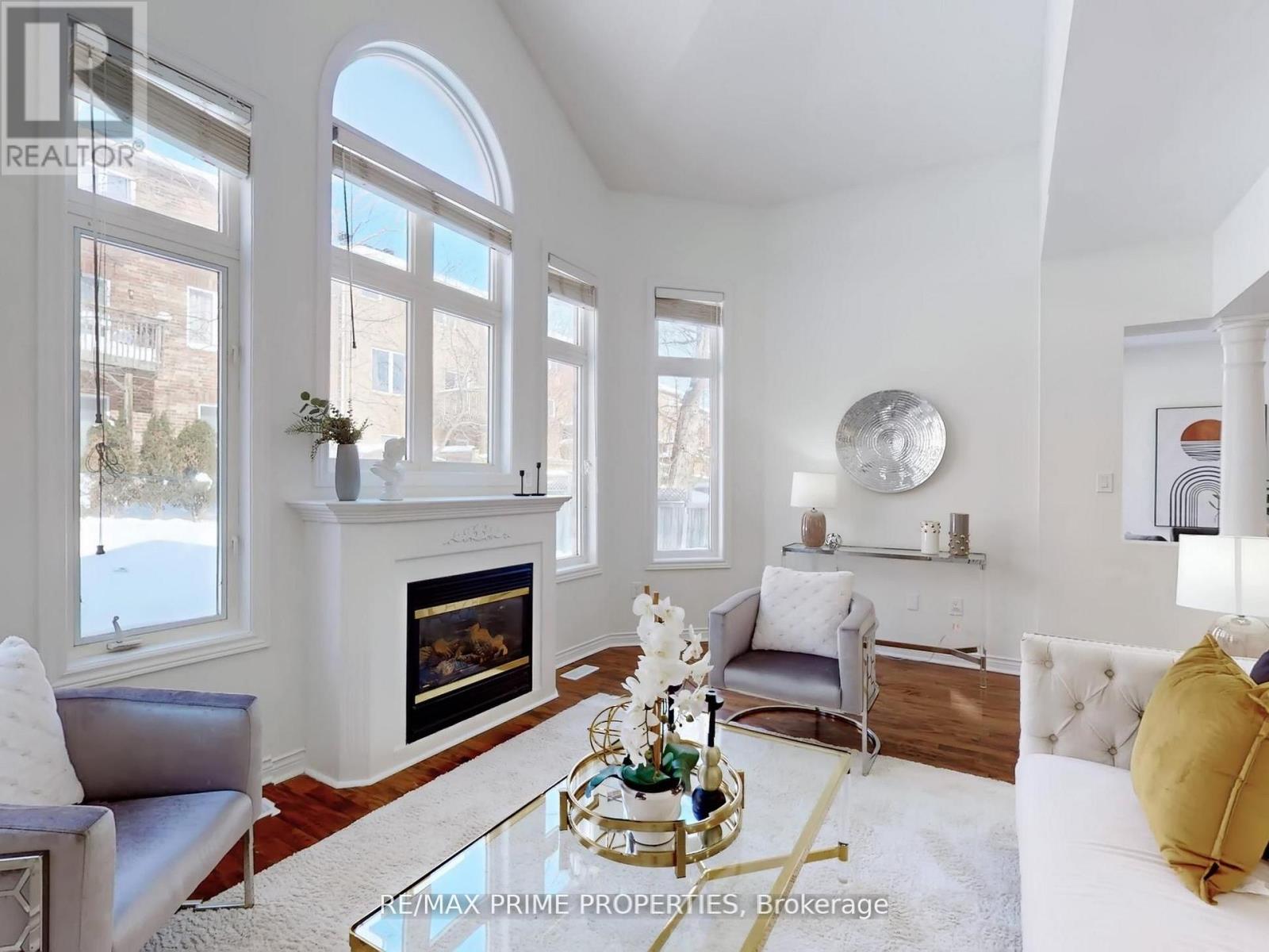 22 Waymount Avenue, Richmond Hill, Ontario  L4S 2G5 - Photo 7 - N13010926