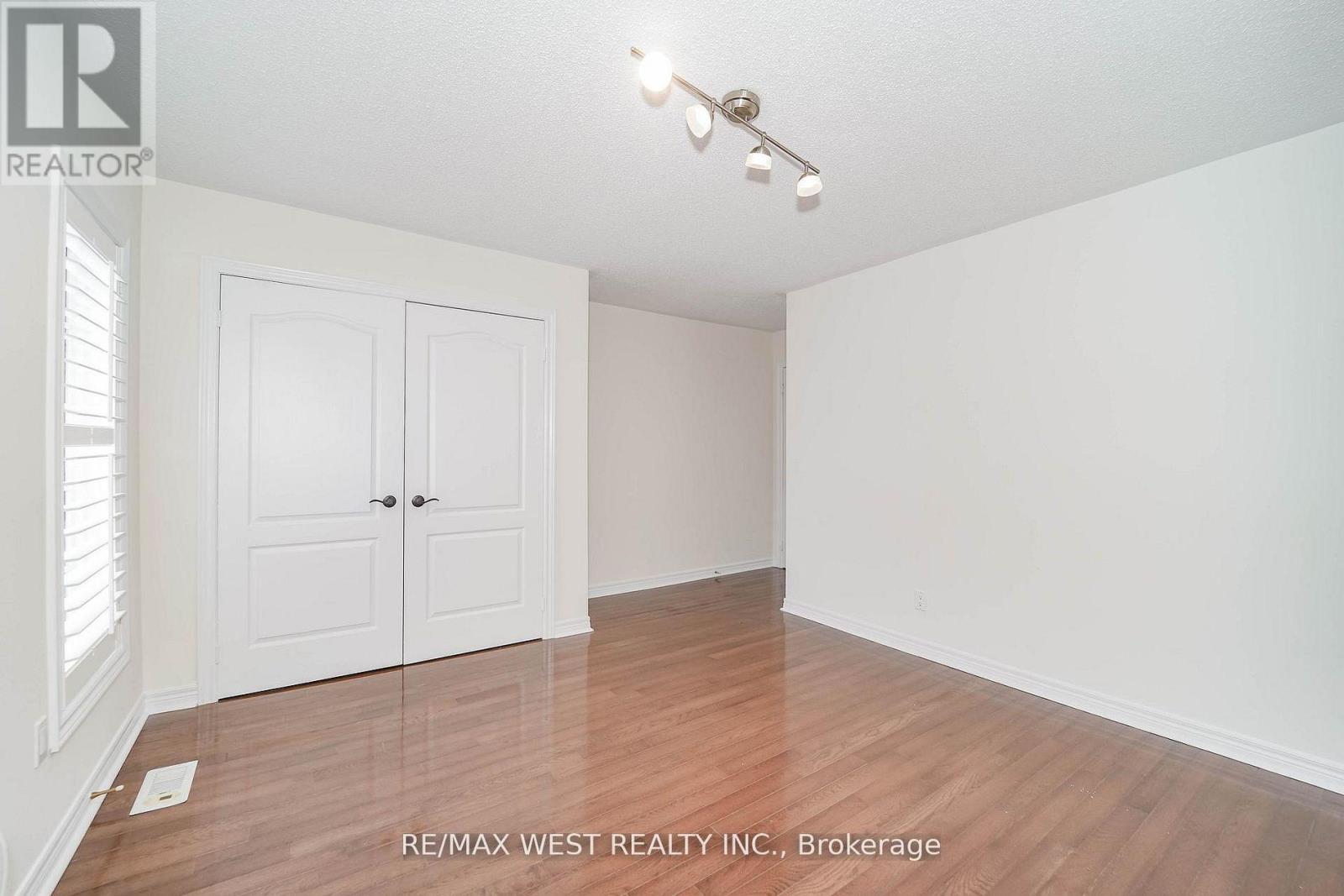 81 Woodview Drive, Pickering, Ontario  L1V 1L1 - Photo 35 - E13007092