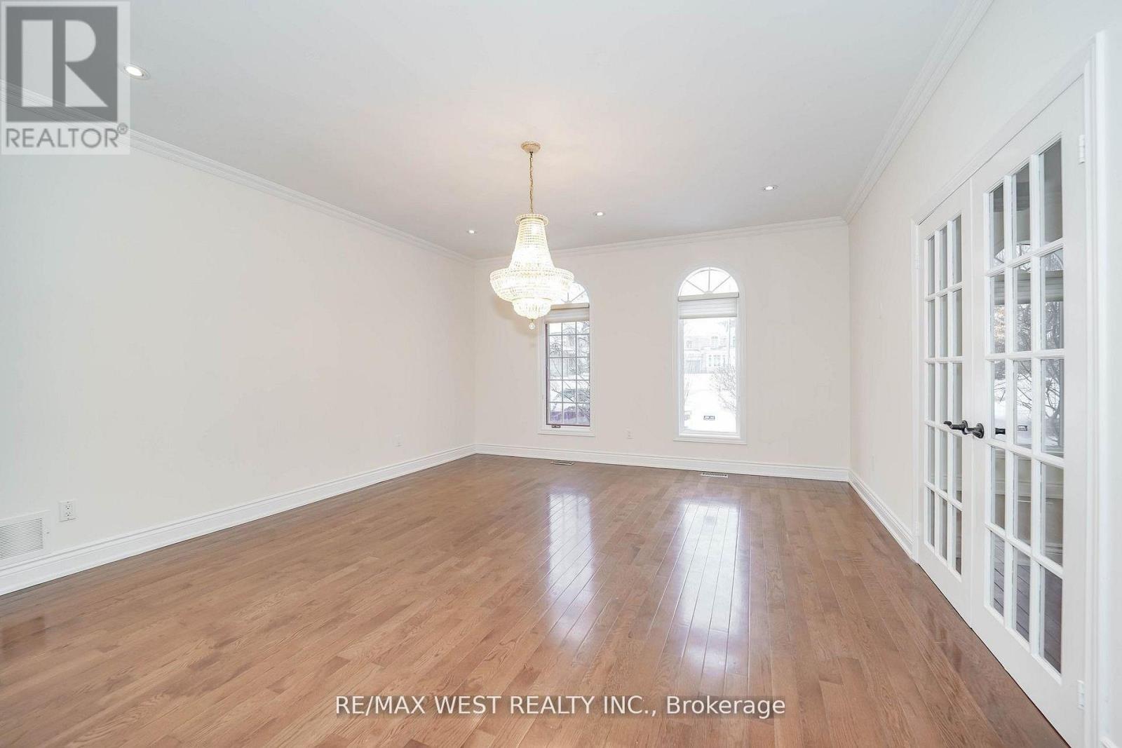 81 Woodview Drive, Pickering, Ontario  L1V 1L1 - Photo 14 - E13007092