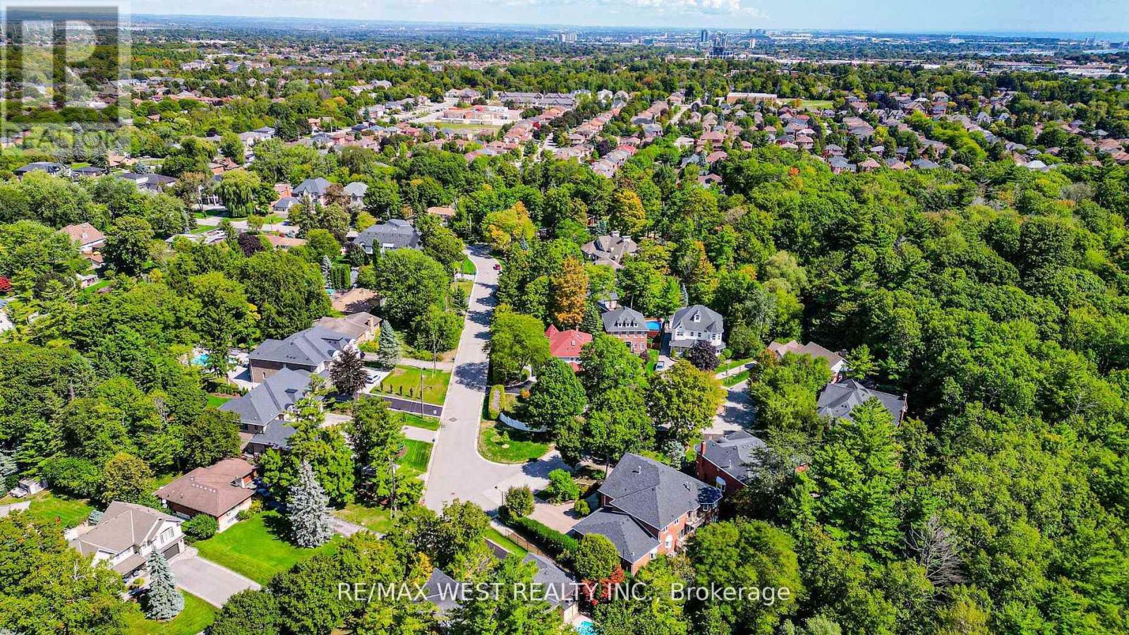 81 Woodview Drive, Pickering, Ontario  L1V 1L1 - Photo 44 - E13007092
