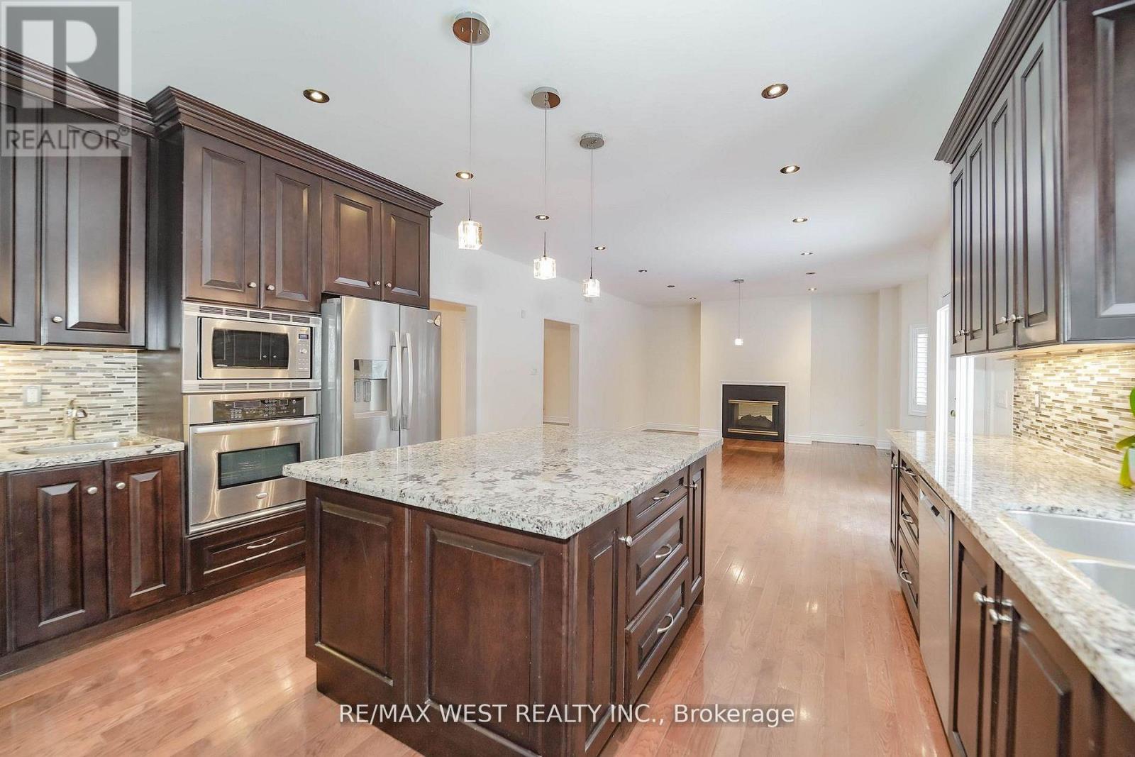 81 Woodview Drive, Pickering, Ontario  L1V 1L1 - Photo 19 - E13007092